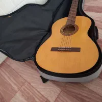 گیتار  سالم وخوب تا حلا استفاده نشده|گیتار، بیس، امپلیفایر|قم, کلهری|دیوار