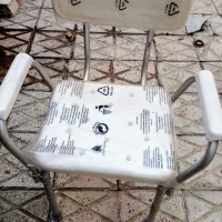 صندلی طبی مخصوص افراد سالمند و مریض