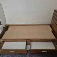 تخت تک‌نفره‌ ۹۰*۲۰۰ بدون تشک کاملا سالم