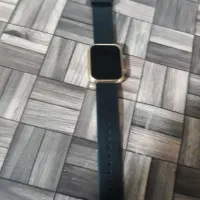 تعدادی وسیله و یک عدد ساعت کاشمر