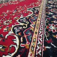 فرش قرمز