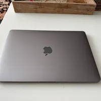 Macbook pro m1 2020 256gig/ مک بوک پرو ۲۰۲۰