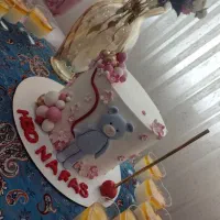 کیک خامه ای و شیرینی جات و بار سرد و بارگرم و...