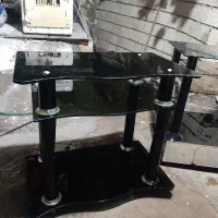 دو عدد میز تلویزیون هر کدوم ۱ میلیون