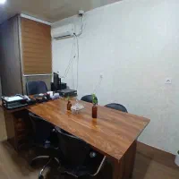 میز مدیریت و میز کنفرانس