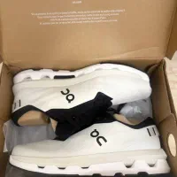 کفش|کیف، کفش، کمربند|فشم, |دیوار