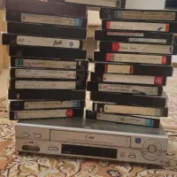 ویدئو نوار بزرگ با ۲۷ نوار فیلم مربوطه