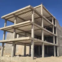 منزل مسکونی اسکلت بتن چهار طبقه نیمه ساز