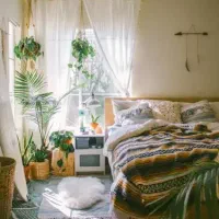 خانم جهت امور منزل