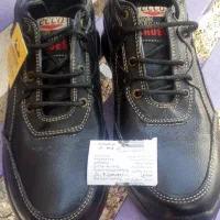 کفش چرم نو و تبلت فقط تاجش شکسته لمسش کار نمیکنه