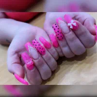 خدمات کاشت و ترمیم ناخن