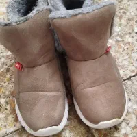 نیم بوت در حد نو|کیف، کفش، کمربند|پرند, فاز ۶|دیوار