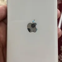 اپل iPhone SE (2020) با حافظهٔ ۱۲۸ گیگابایت