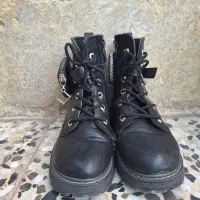 یک جفت بوت دخترانه مشکی