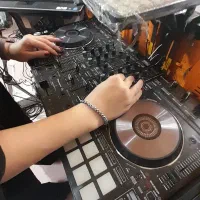 آموزش حرفه ای دیجی خانم بانوان اقایون dj اجرا|خدمات آموزشی|کرج, عظیمیه|دیوار