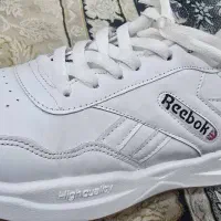 کتونی سفید کفش|کیف، کفش، کمربند|بند زرک, |دیوار