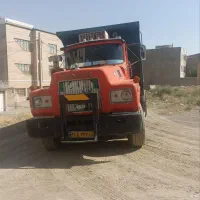 کامیون ماک دهچرخ کمپرسی