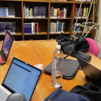 تخصص در تحریر پایاننامه نویسی داریم