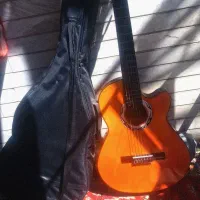 گیتار در حد نو