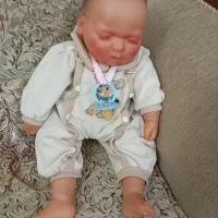 عروسک نوزاد