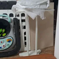 تخت کنار مادر و روروئک