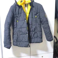 دو تا کاپشن زنانە و پسرانە کم استفادە شدە