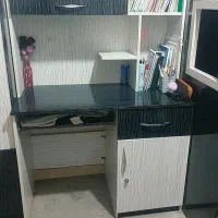 میز کامپیوتر و تحریر