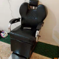 صندلی آرایشگاه مردانه و لامپ سه حالته