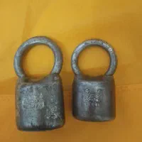 دو عدد قفل قدیمی شیرنشان بدون کلید