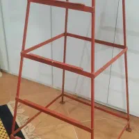 چهارپایه فلزی