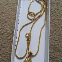 زنجیر طلا و مدال