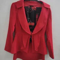 کت و دامن و تاب|لباس|پیشوا, |دیوار