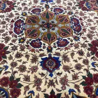 فرش دستباف (بساک) کف کرم ساده گل ابریشم سبک|فرش|مشکیندشت, |دیوار