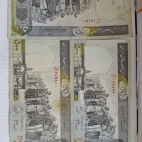 تعدادی اسکناس