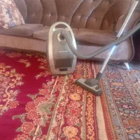 جاروبرقی معمولی خوبه در حد نو