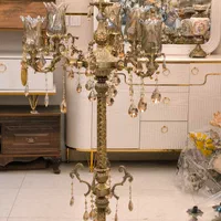 کنار سالنی آباژور ایستاده لوستری 7 لامپه (لوستر)|چراغ خواب و آباژور|تبریز, |دیوار