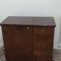 چرخ خیاطی به همراه میز