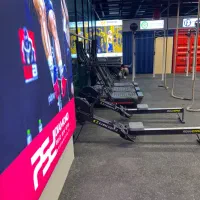 رسپشن خانم با روابط عمومی بالا جهت باشگاه ورزشی