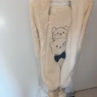 تعدادی لباس بچه واقعا نو