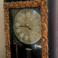 بوفه و ساعت طلایی شیک فقط نیم