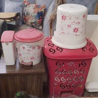 سبد حمام و سطل و جا پودری و کرسی پا