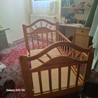 تخت خواب چوبی کودک.قابلیت گهواره دارد