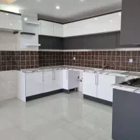 آپارتمان ۱۱۰ متری/ روبه نما/فاز۶ یک قدمی پارک