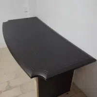 میز تحریر و کامپیوتر