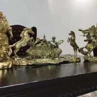 مجسمه برنز سلطنتی