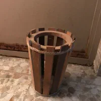 استند و گلدان چوبی و محکم وکاملا سالم دوتافقط ۱۸۰|صنایع دستی و سایر لوازم تزئینی|لاهیجان, گلستان|دیوار