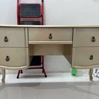 میز آرایش در حد نو