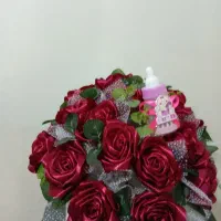 کریر نوزادی و دسته گل عروس