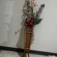 گلدان بهراه گل