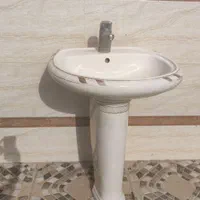 دو عدد روشویی سالم به همراه شیرآلات